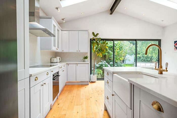 3 Bedroom Semi-Detached House To Rent In Inglemere Road, Tooting, Mitcham, CR4