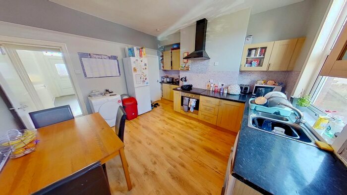 3 Bedroom Terraced House To Rent In Knowle Road, Burley, Leeds, LS4