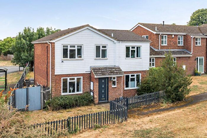 4 Bedroom Link Detached House For Sale In Woodcock Walk, Flitwick, MK45