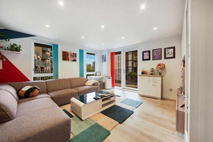3 Bedroom Flat For Sale In Charcot Road, London, NW9