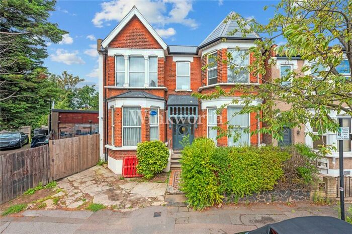 3 Bedroom Maisonette To Rent In Hewitt Road, Hewitt Road, London, N8