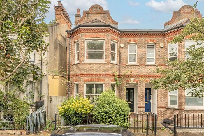 3 Bedroom Property To Rent In Montefiore Street, Montefiore Street, SW8