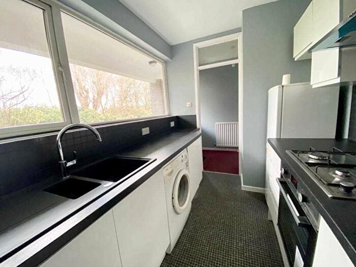 2 Bedroom Flat To Rent In Link Way, Denham Green, UB9