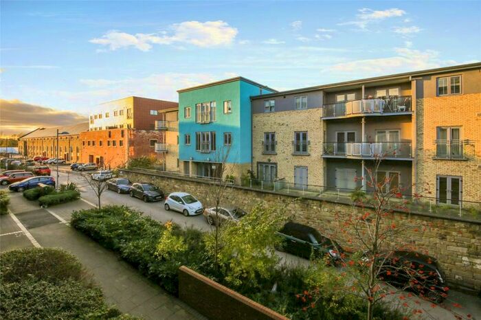 2 Bedroom Apartment To Rent In Cameronian Square, Gateshead Quays, NE8