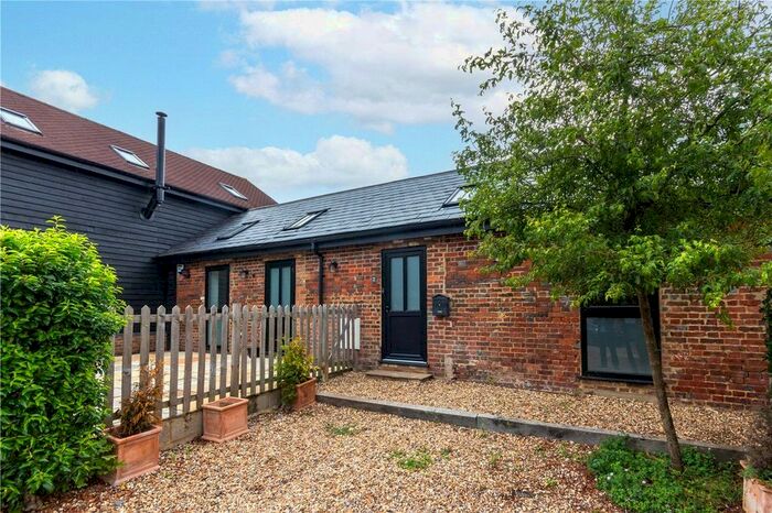 2 Bedroom Bungalow To Rent In Bradden Lane, Gaddesden Row, Hemel Hempstead, HP2