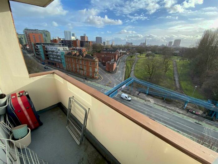 2 Bedroom Apartment To Rent In White Friar Court, Blackfriars Road, Salford, M3
