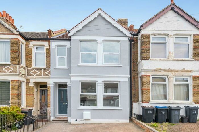 3 Bedroom Terraced House To Rent In Beauchamp Road London, SE19