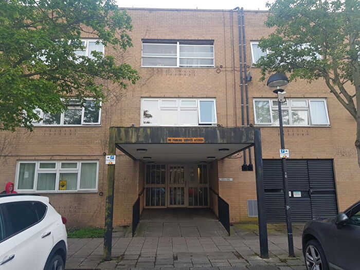 2 Bedroom Flat To Rent In North Tenth Street, Milton Keynes, Buckinghamshire, MK9