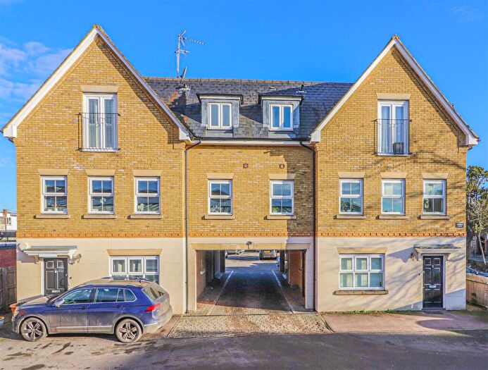 1 Bedroom Apartment For Sale In Portland Court, Brocket Road, Hoddesdon, EN11