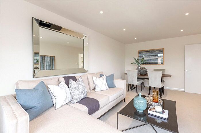 1 Bedroom Flat To Rent In High Street, Guildford, GU1