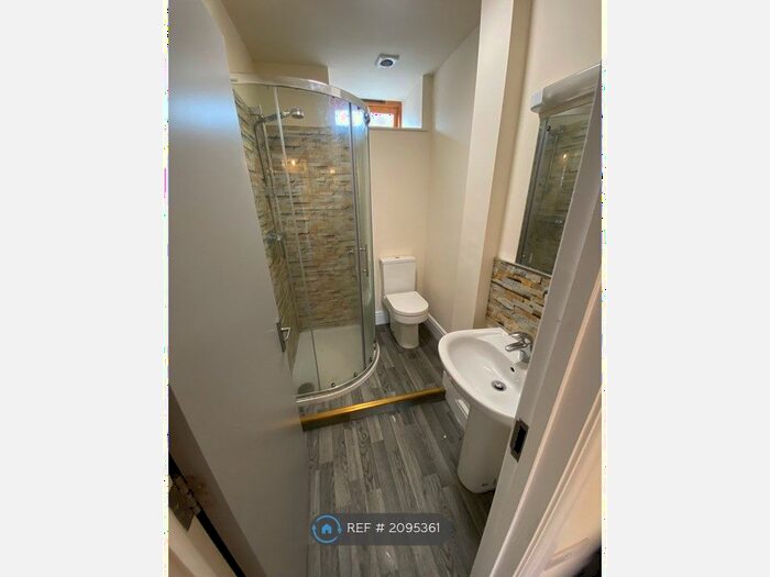 2 Bedroom Flat To Rent In A, Ross On Wye, HR9