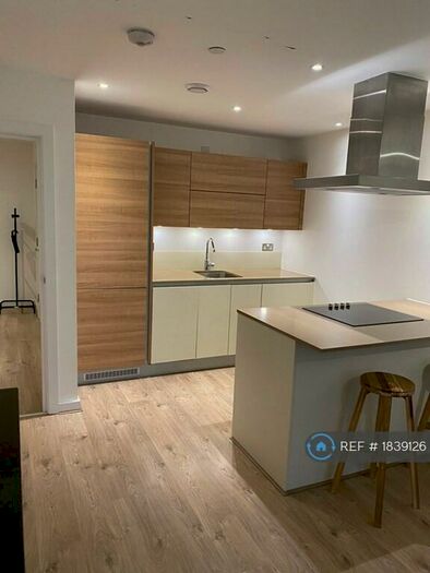 2 Bedroom Flat To Rent In Unex Tower, London, E15