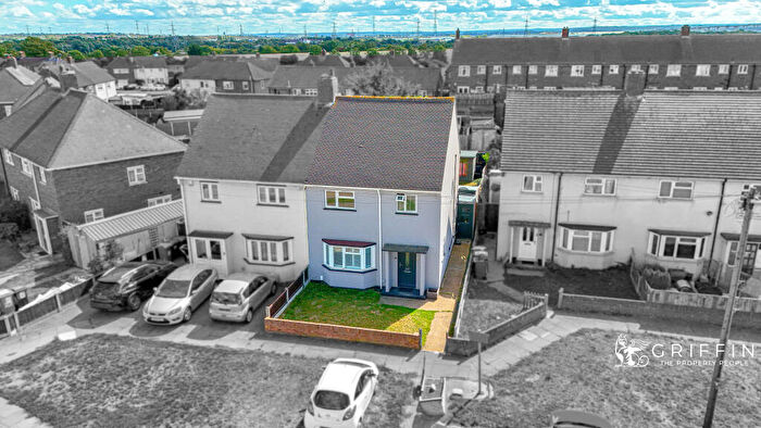 3 Bedroom Semi-Detached House For Sale In Hall Crescent, Aveley, RM15