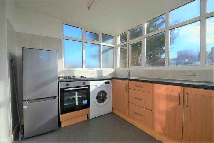 3 Bedroom Flat To Rent In Northview Crescent, Dollis Hill, NW10