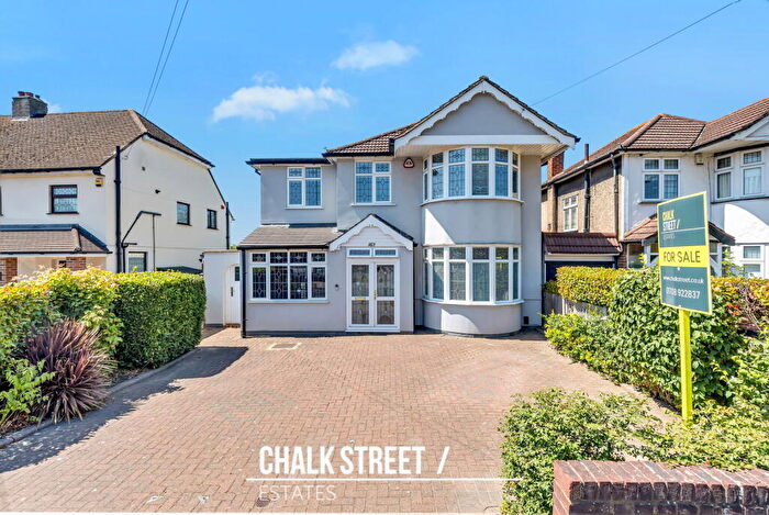 4 Bedroom Detached House For Sale In Pettits Lane, Romford, RM1