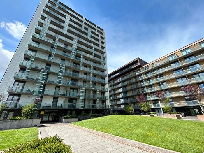 2 Bedroom Flat To Rent In Meadowside Quay Walk, Glasgow Harbour, Glasgow, G11