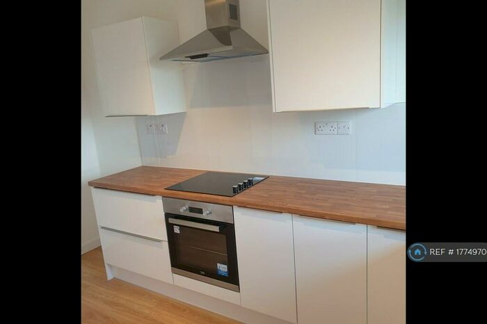 3 Bedroom Flat To Rent In Sandaig Road, Glasgow, G33