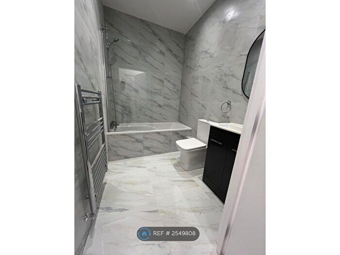 2 Bedroom Flat To Rent In Hornsey Road, London, N19