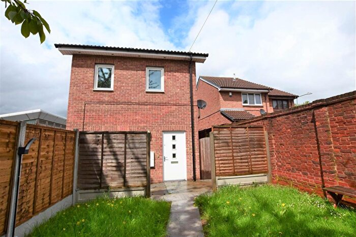 3 Bedroom Detached House To Rent In Pedley Road, Dagenham, RM8