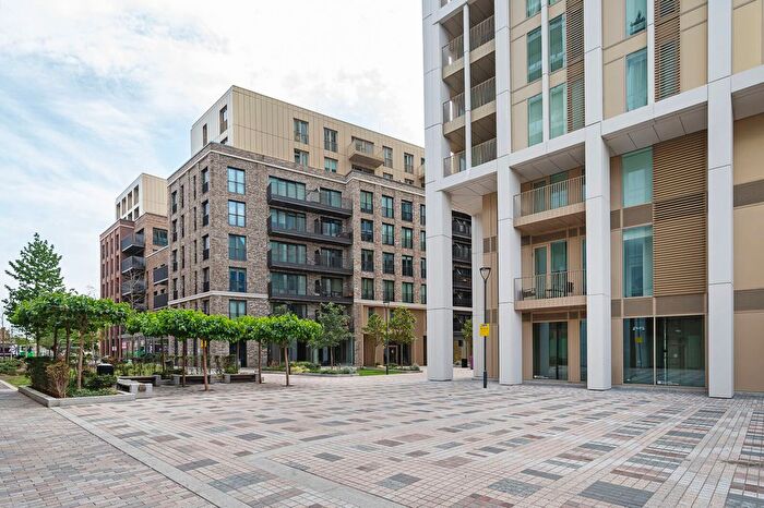 2 Bedroom Flat For Sale In Bouchon Point, Cendal Crescent, Whitechapel, London, E1