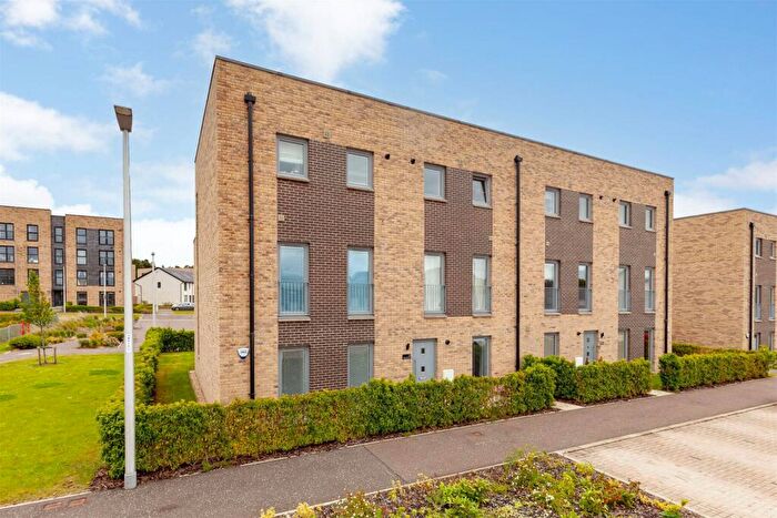 3 Bedroom Flat For Sale In Umbrella Pine Terrace, Cammo, Edinburgh, EH4