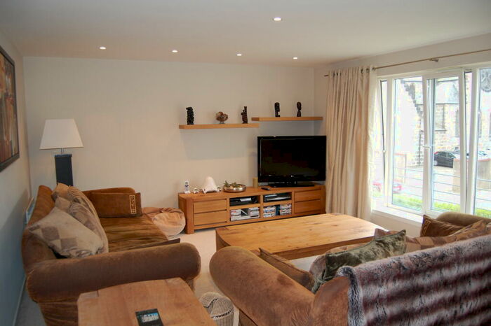 2 Bedroom Flat To Rent In Dempsey Court, Queens Lane North, West End, Aberdeen, AB15