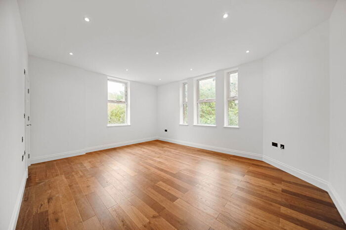 4 Bedroom Semi-Detached House For Sale In , Shaw Hill House, Aldon Lane, West Malling, ME19