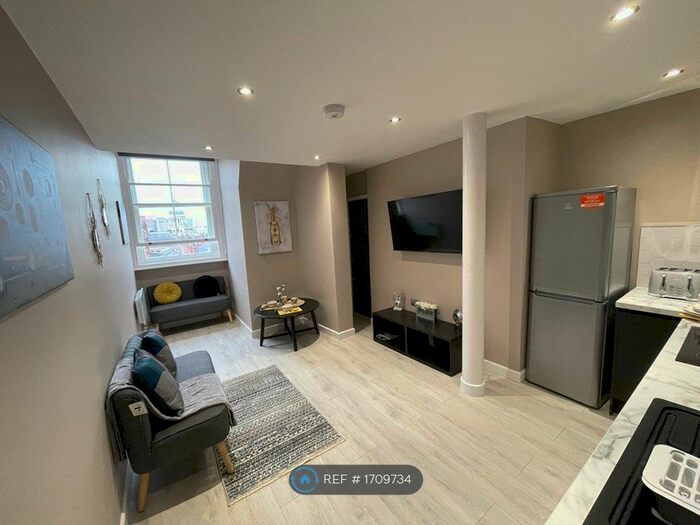 2 Bedroom Flat To Rent In Broad Street, Nottingham, NG1