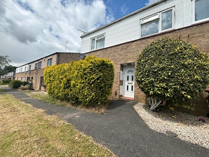 3 Bedroom End Of Terrace House To Rent In Myrtle Bank, MK12