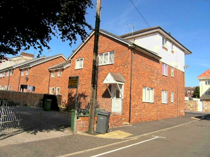 3 Bedroom Semi-Detached House To Rent In Meadow Street Wallasey Wirral, CH45