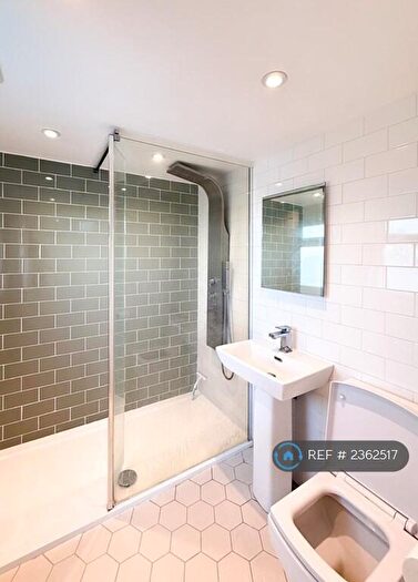 4 Bedroom Terraced House To Rent In Hampden Way, London, N14