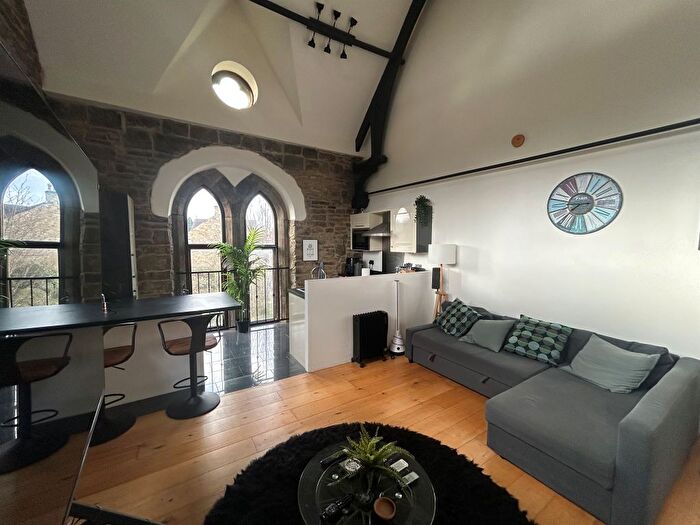 2 Bedroom Flat For Sale In Calverley Road, Oulton, Leeds, LS26
