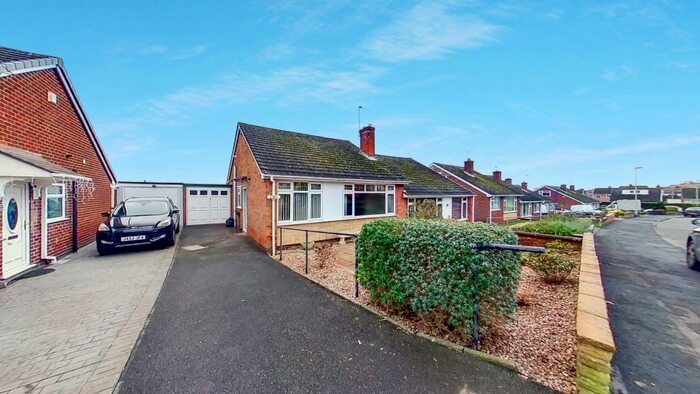 2 Bedroom Semi-Detached Bungalow To Rent In Charnwood Road, Burton-on-trent, DE13