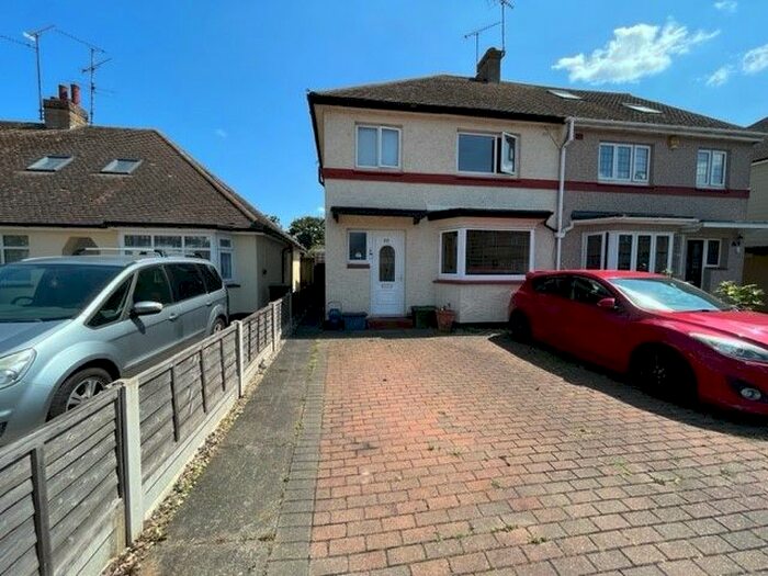 3 Bedroom Semi-Detached House To Rent In Brendon Way, Westcliff-On-Sea, Essex, SS0