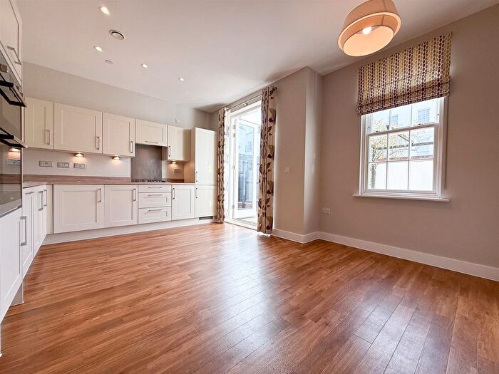 4 Bedroom Terraced House To Rent In Gloucester Place, Cheltenham, GL52