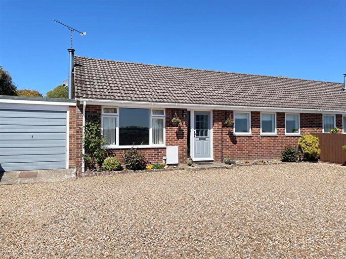 3 Bedroom Semi-Detached Bungalow For Sale In Maple Drive, Firsdown, SP5