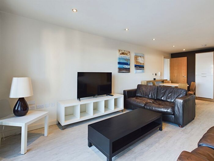 2 Bedroom Flat For Sale In The Sawmill, Dock Street, HU1