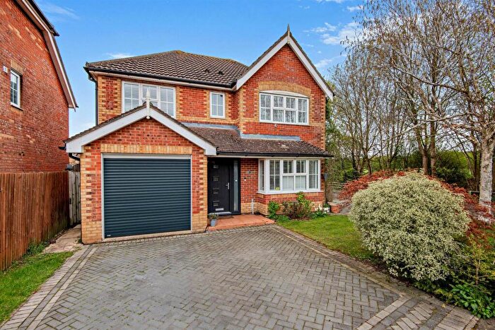 4 Bedroom Detached House For Sale In Firmin Avenue, Boughton Monchelsea, Maidstone, ME17