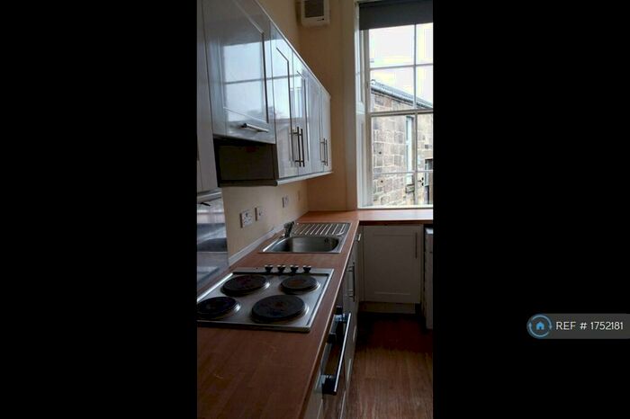 6 Bedroom Flat To Rent In Hyndland Road, Glasgow, G12
