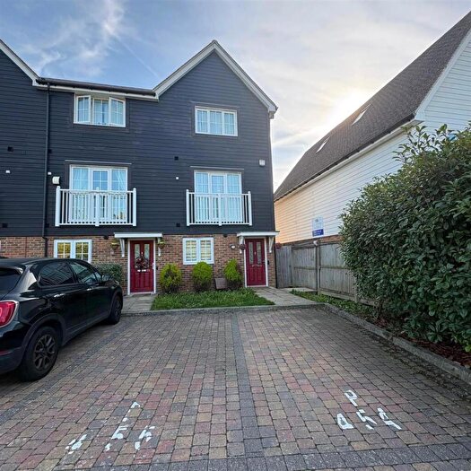4 Bedroom End Of Terrace House For Sale In Poynder Drive, Snodland, ME6