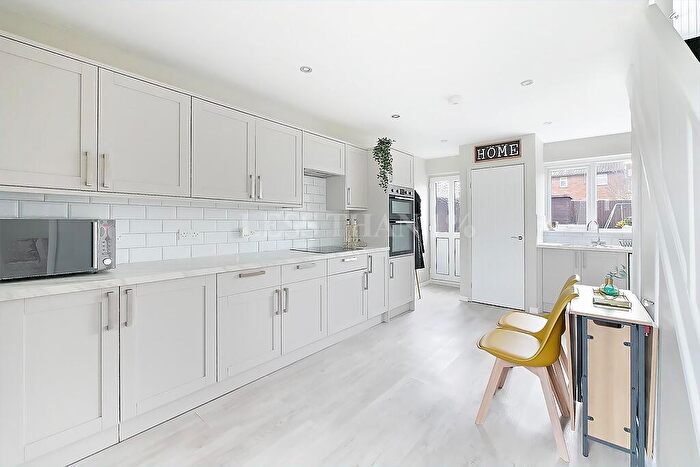 3 Bedroom Terraced House For Sale In East Oval -, NN5