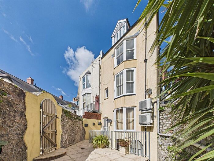 3 Bedroom Flat For Sale In York House, Tudor Square, Tenby, SA70
