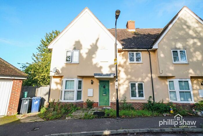 3 Bedroom Semi-Detached House To Rent In Ross Close, Northolt, UB5