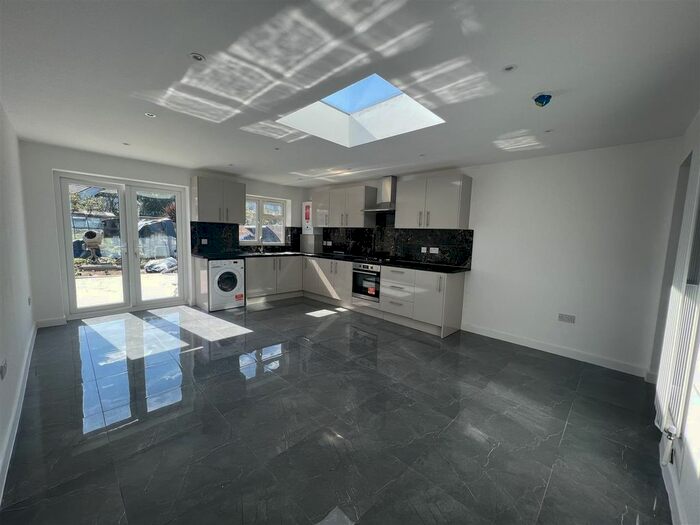 4 Bedroom Property To Rent In Lela Avenue, Hounslow, TW4