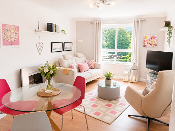 1 Bedroom Flat For Sale In Warminster, Wiltshire, BA12