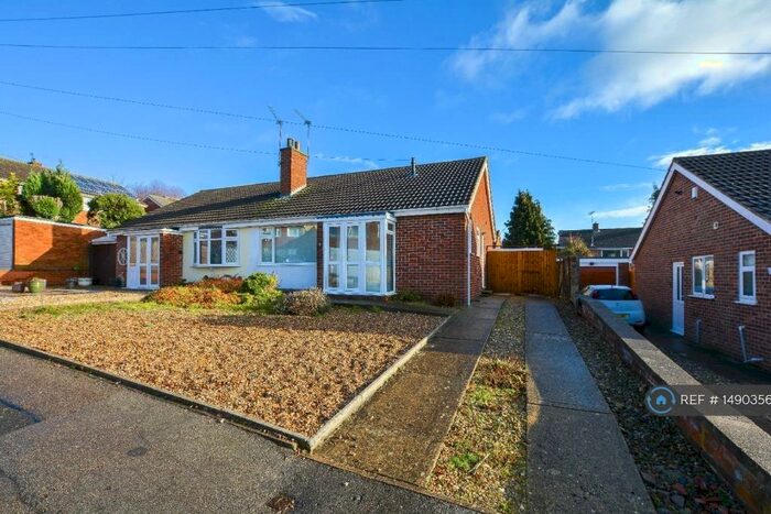 2 Bedroom Bungalow To Rent In Dart Close, Oadby, Leicester, LE2