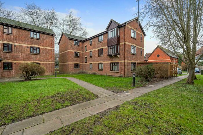 2 Bedroom Apartment To Rent In Pennyroyal Court, Reading, RG1