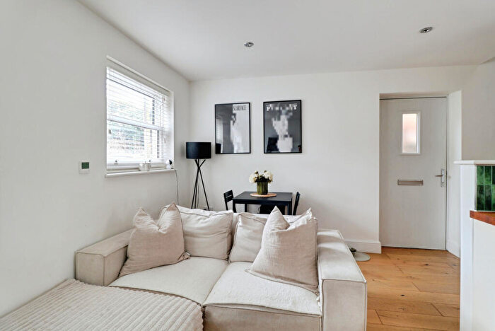 1 Bedroom Terraced House To Rent In Shoe Lane, Westcliff On Sea, SS0