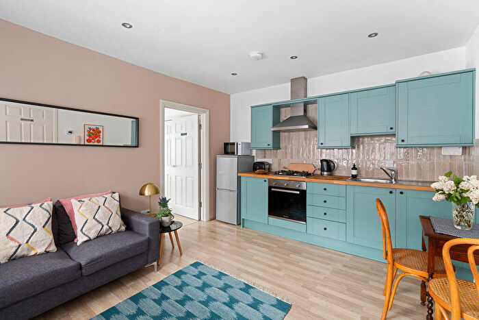 1 Bedroom Flat To Rent In Albany Road, Cardiff, CF24