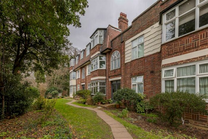 1 Bedroom Apartment To Rent In Woodford New Road, London, E17